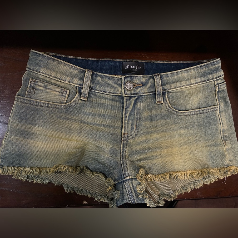 Miss Me Layla Low Rise Shorts - Picture 7 of 8